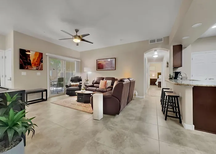 Ground Floor 2 Bdr With Garage! Heated Comm Pool! Mesa